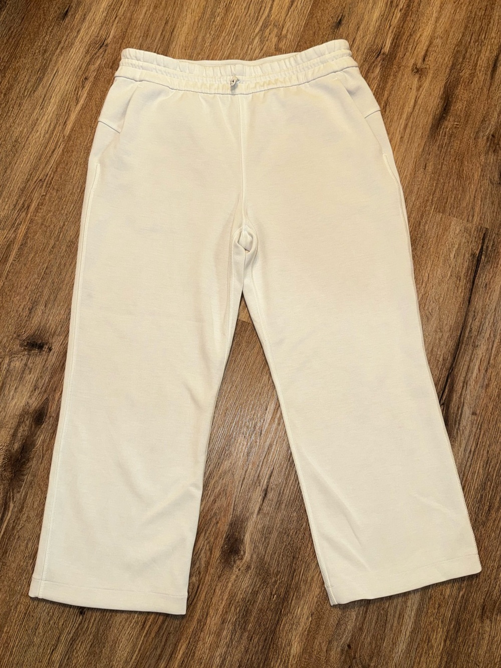 Lululemon cropped off white pants